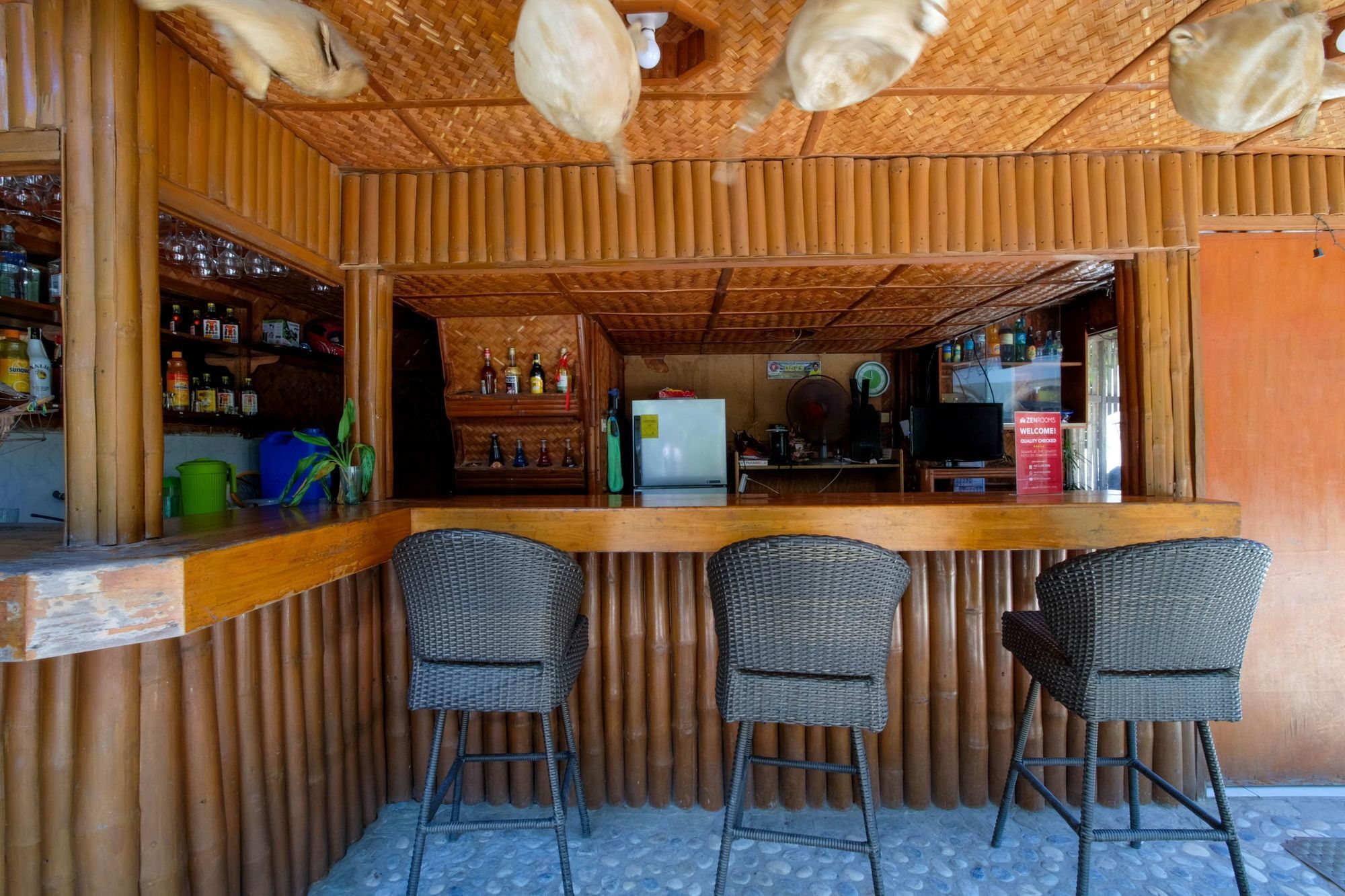 Zen Rooms White Beach Puerto Galera Exterior foto